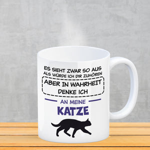 In Wahrheit denke ich an Alpakas Kaffeebecher