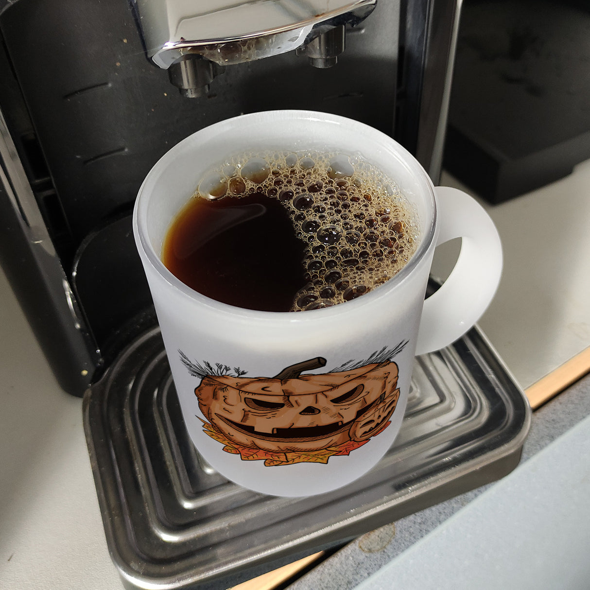 Herbstlicher Kürbiskopf Kaffeebecher