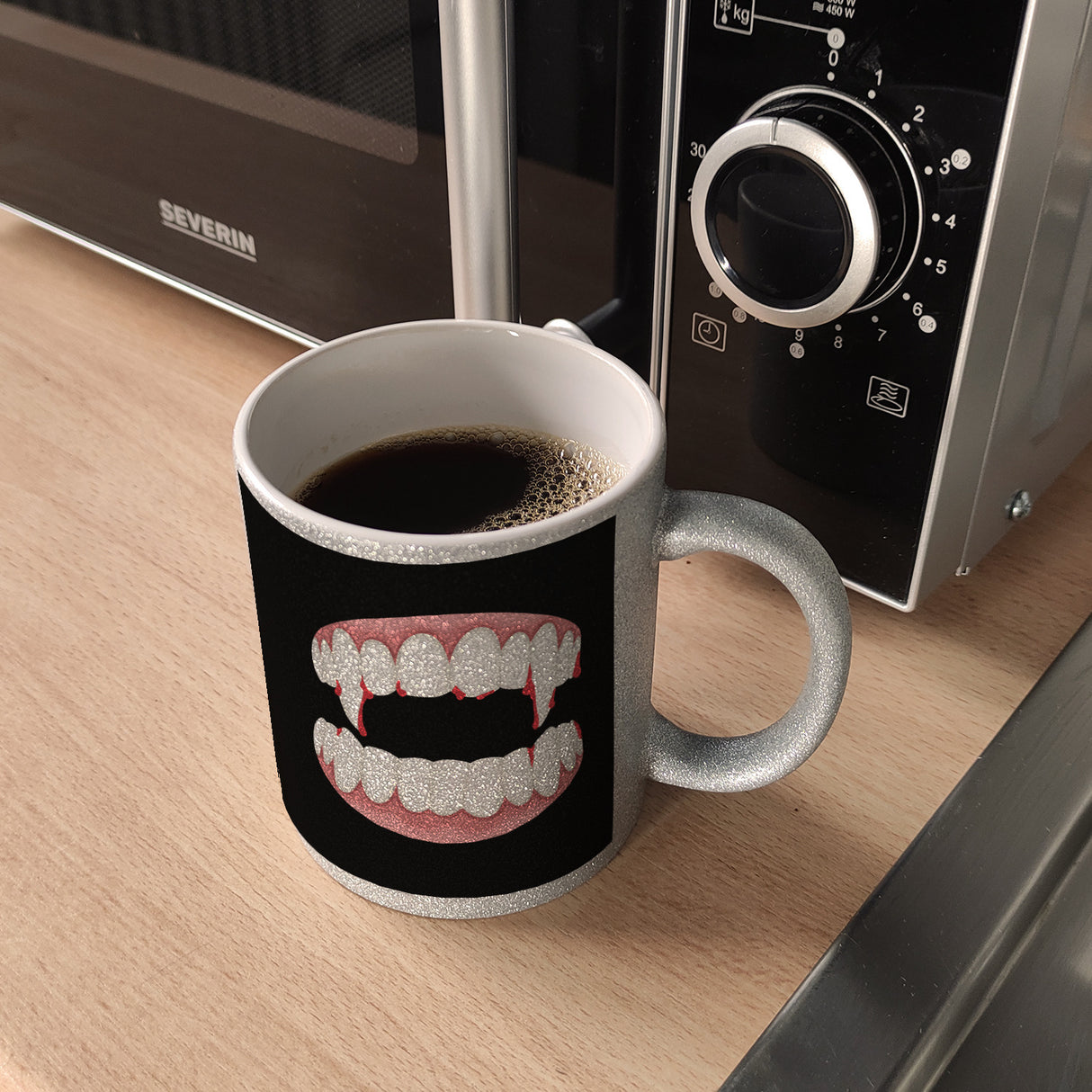 Vampirgebiss Horror Kaffeebecher für Halloween