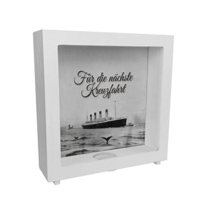 Für die nächste Kreuzfahrt Spardose mit Titanic-Motiv