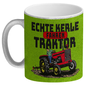 Echte Kerle fahren Traktor Kaffeebecher in braun