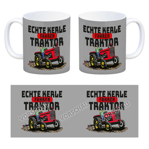 Echte Kerle fahren Traktor Kaffeebecher in braun