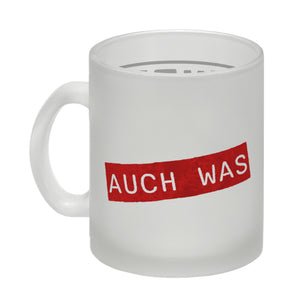 Hinten steht auch was Kaffeebecher