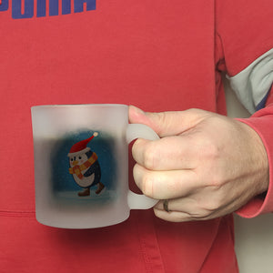Pinguin mit Weihnachtsmütze und Schlittschuhen Kaffeebecher