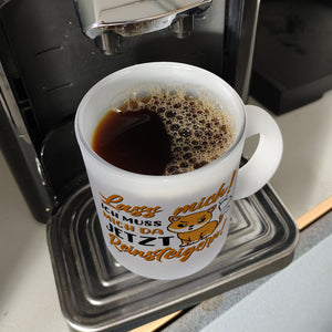 Lass mich! Ich muss mich da jetzt reinsteigern! Kaffeebecher mit Katze