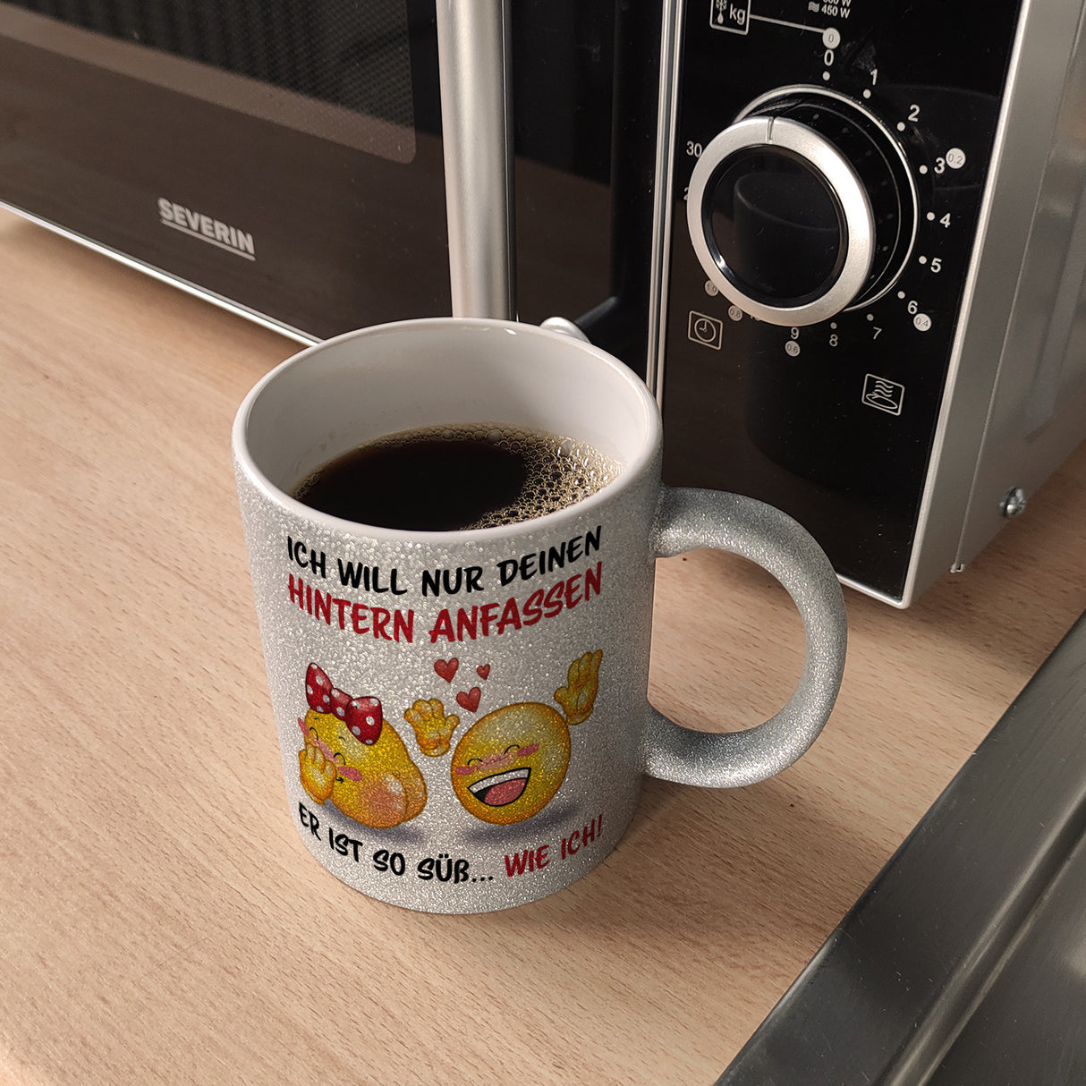 Hintern anfassen Kaffeebecher mit Emoticons und Spruch