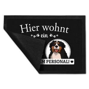 Hier wohnt ein Golden Retriever mit seinem Personal Fußmatte