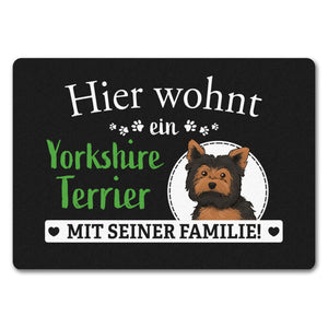 Hier wohnt ein Golden Retriever mit seiner Familie Fußmatte