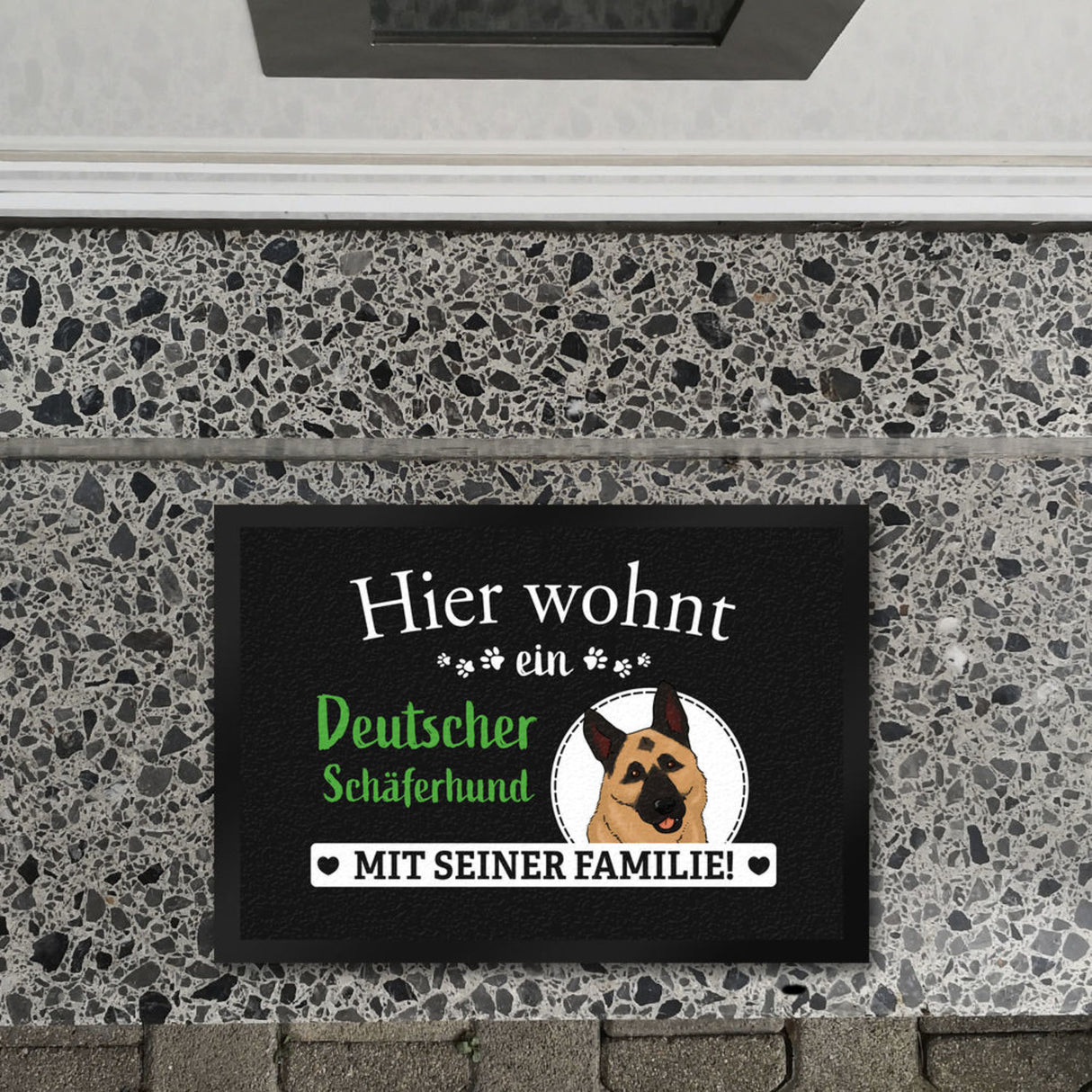 Hier wohnt ein Golden Retriever mit seiner Familie Fußmatte