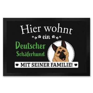 Hier wohnt ein Golden Retriever mit seiner Familie Fußmatte