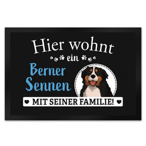 Hier wohnt ein Golden Retriever mit seiner Familie Fußmatte