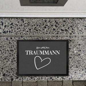 Traumfrau Fußmatte in 35x50 cm mit Spruch Hier wohnt deine Traumfrau