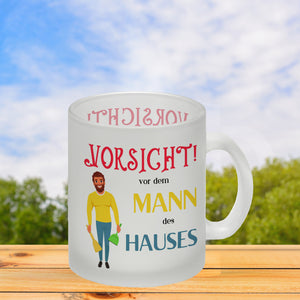 Hausfrau Kaffeebecher mit Spruch Vorsicht vor der Frau des Hauses