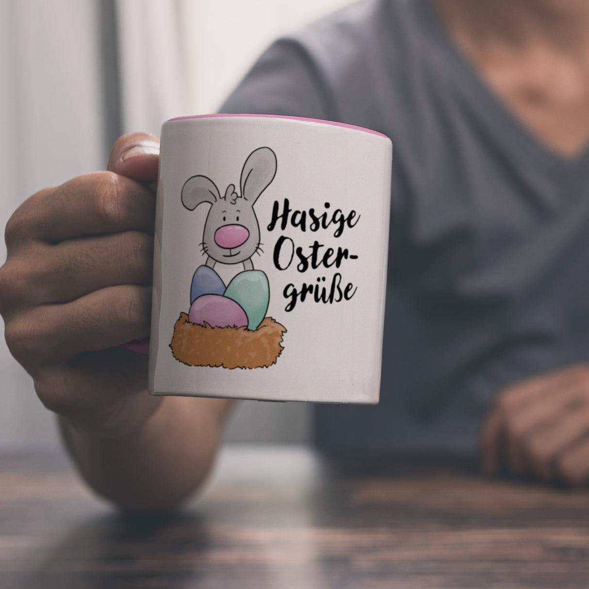 Hasige Ostergrüße Kaffeebecher mit niedlichem Osterhasen