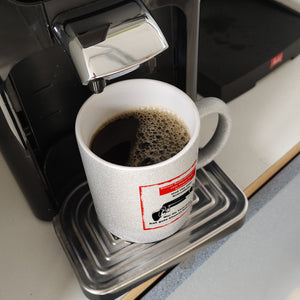 Dieser Becher wird von Gott und einer Schrotflinte beschützt Kaffeebecher
