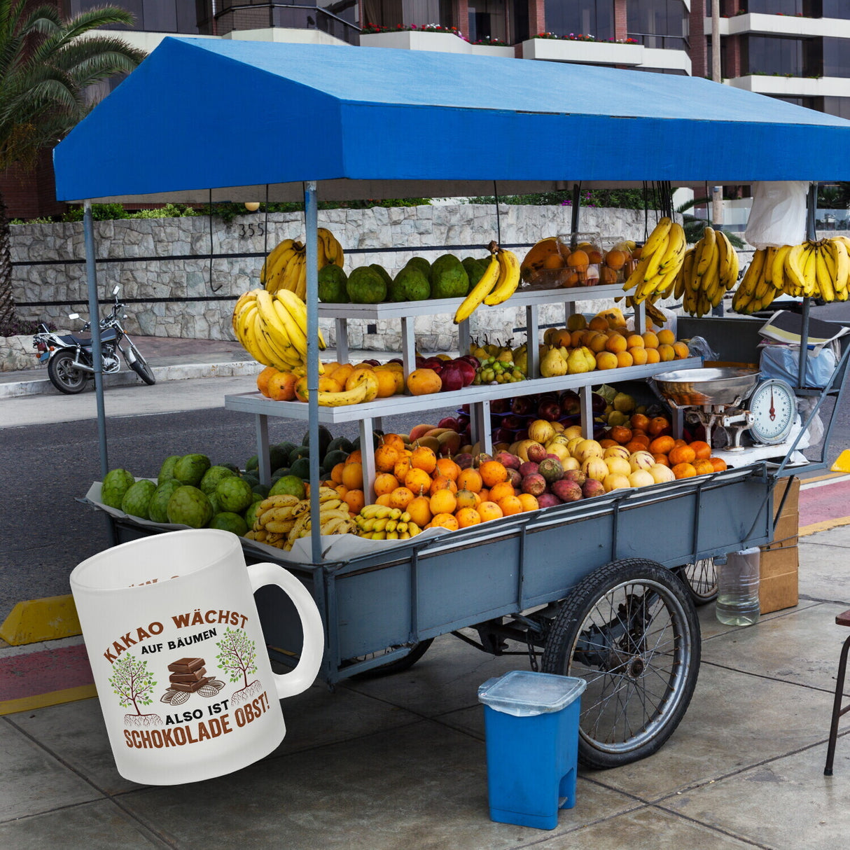 Kakao Kaffeebecher mit Spruch Schokolade ist Obst