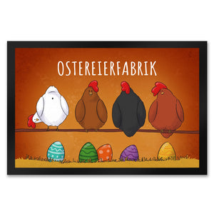 Hühner auf der Stange Ostereierfabrik Fußmatte mit bunten Ostereiern