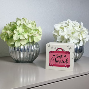 Just married Hochzeit Spardose mit pinkem Koffer