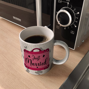 Just married Hochzeit Kaffeebecher mit pinkem Koffer