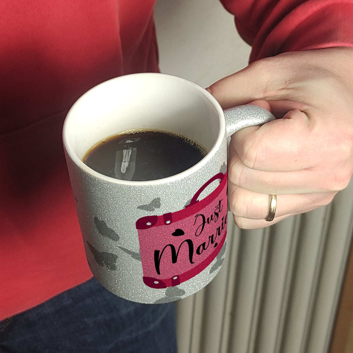 Just married Hochzeit Kaffeebecher mit pinkem Koffer