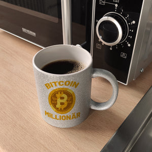 Bitcoin Millionär Kaffeebecher mit Kryptowährung