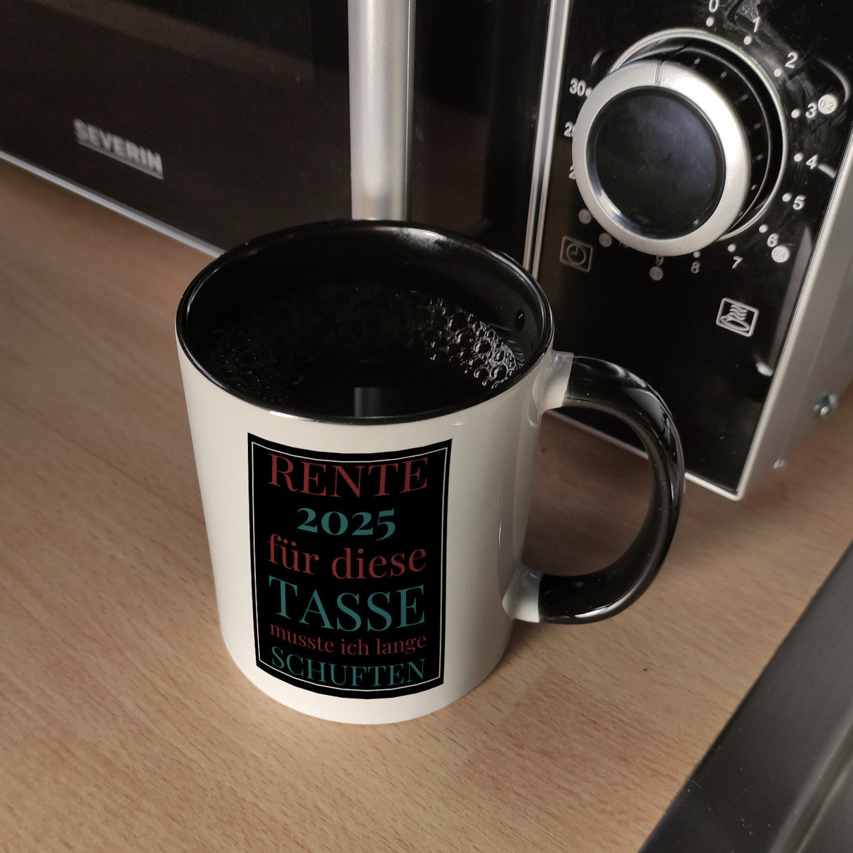 Rente 2025 Kaffeebecher eine bunte Tasse für Rentner