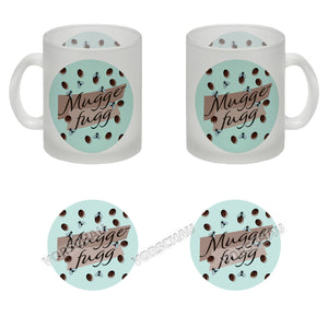 Muggefugg Malzkaffee Kaffeebecher mit Kaffeebohnen und Fliegen blau