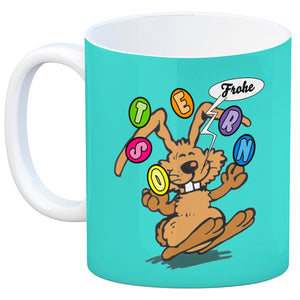 Frohe Ostern! Osterhase jongliert mit Ostereiern Kaffeebecher in {weiß}