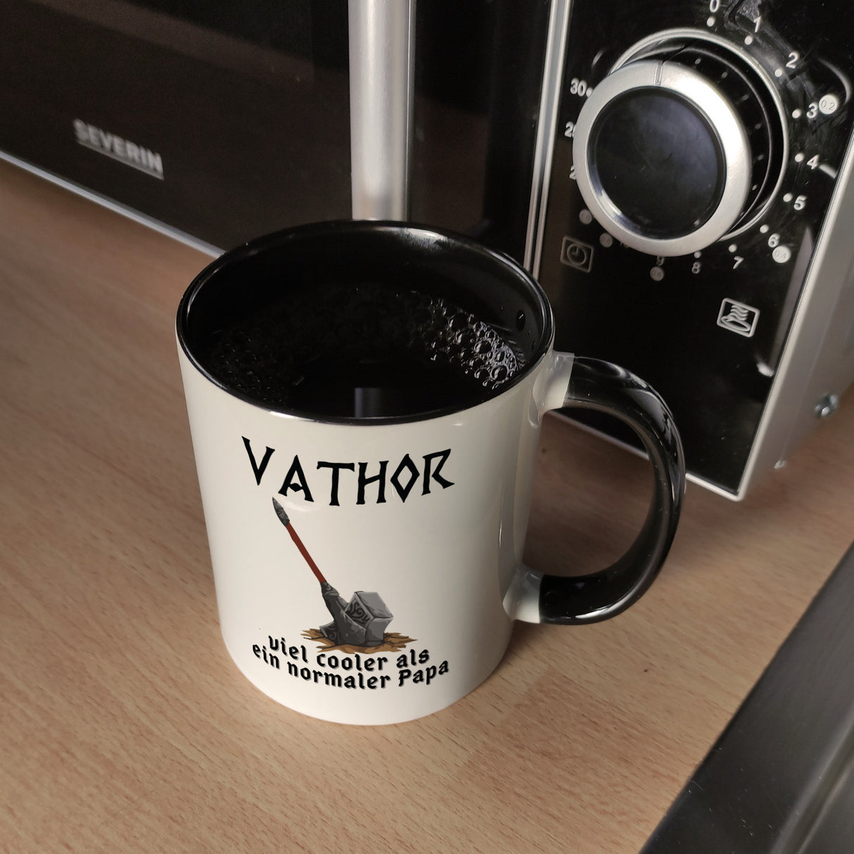 VATHOR Superheld Kaffeebecher mit Hammer und Spruch