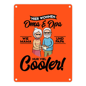 Hier wohnen Oma & Opa Metallschild in 15x20 cm in braun für deine Großeltern