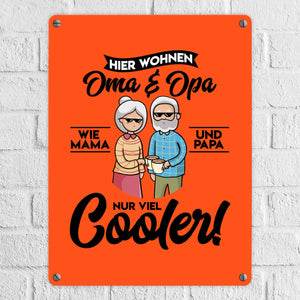Hier wohnen Oma & Opa Metallschild in 15x20 cm in braun für deine Großeltern
