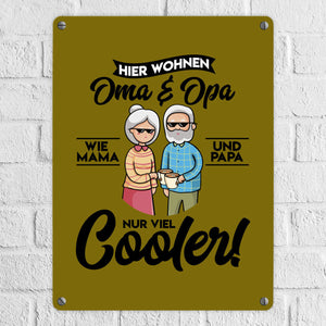Hier wohnen Oma & Opa Metallschild in 15x20 cm in braun für deine Großeltern
