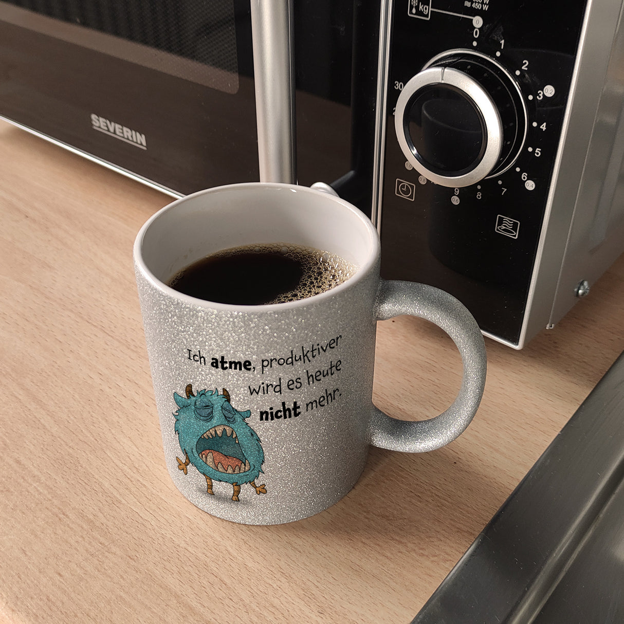 Freches Monster in hellblau Kaffeebecher mit lustigem Spruch