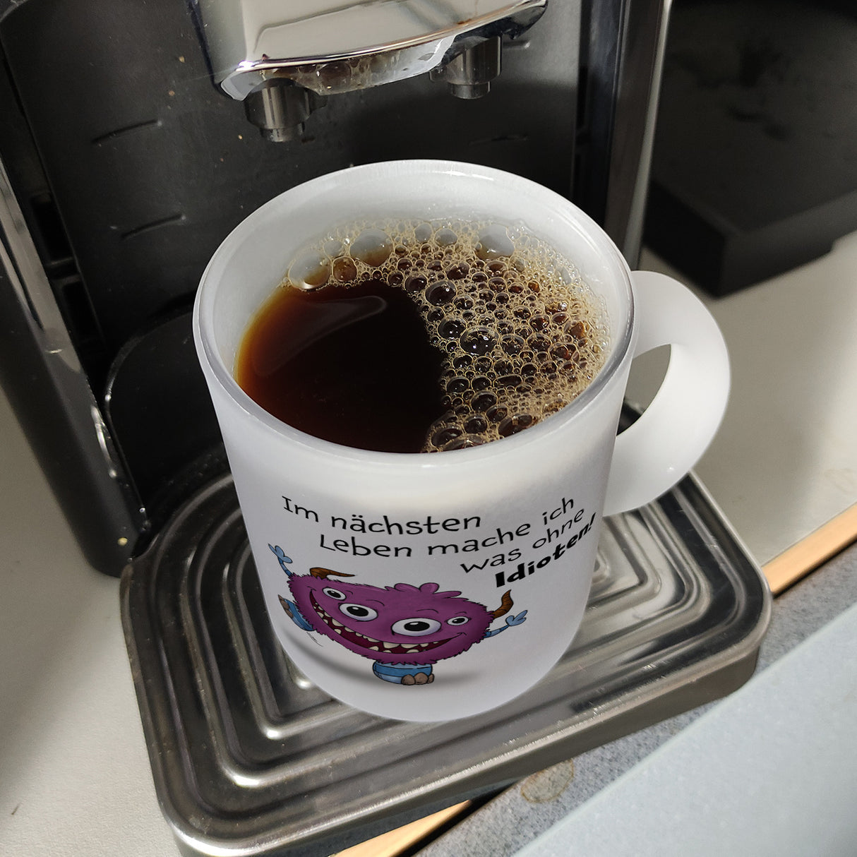 Freches Monster in pink Kaffeebecher mit lustigem Spruch