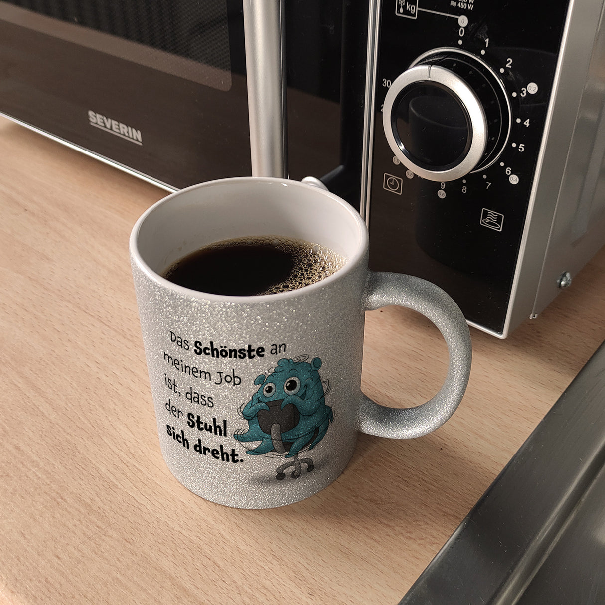 Freches Monster in hellblau Kaffeebecher mit lustigem Spruch