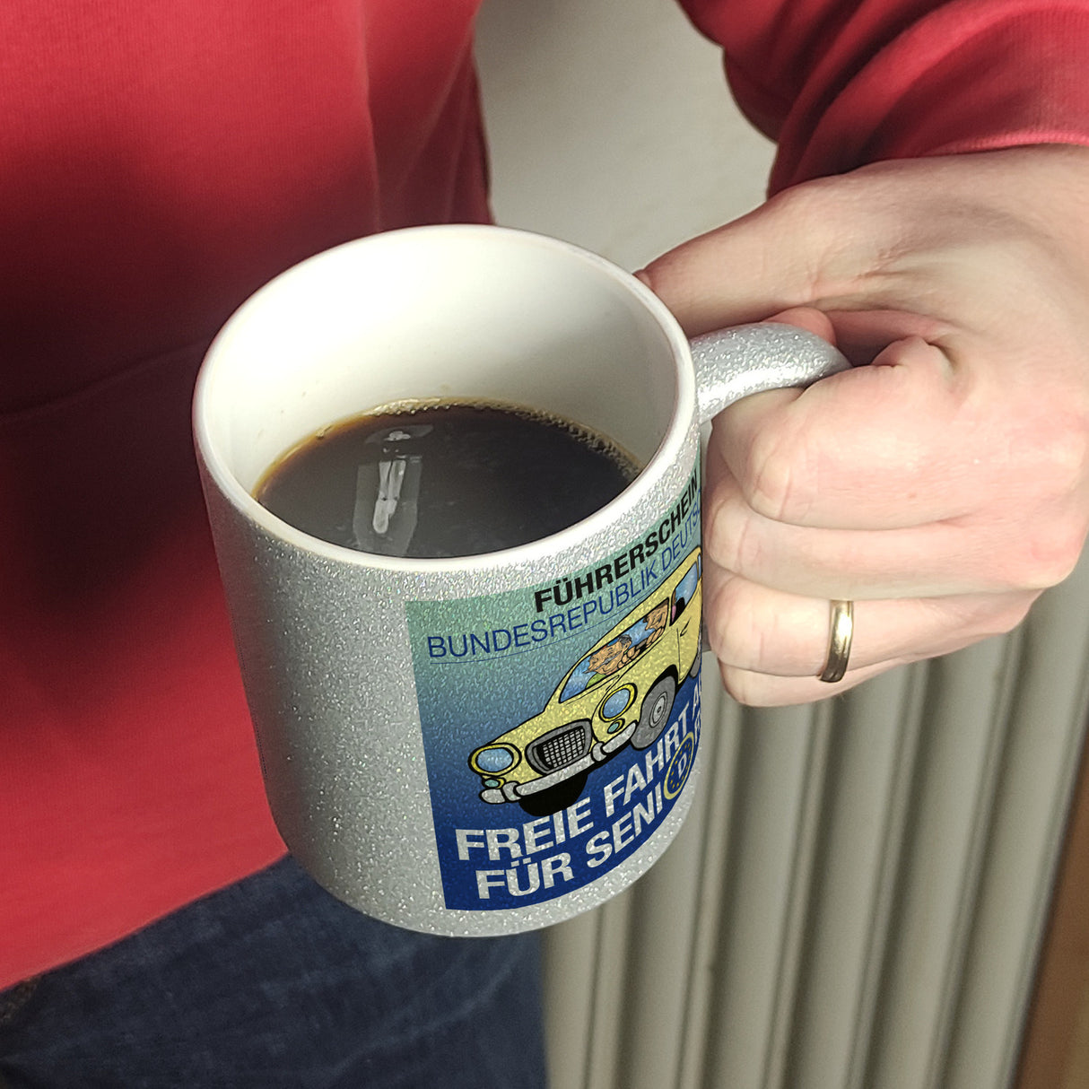 Freie Fahrt auch für Senioren Kaffeebecher mit Oldtimer Motiv