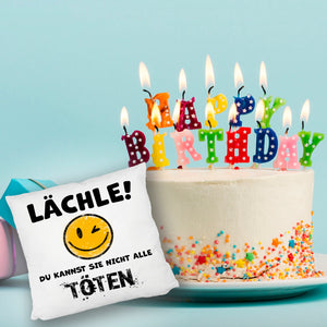Emoticon Kissen mit Spruch - Lächle du kannst sie nicht alle töten