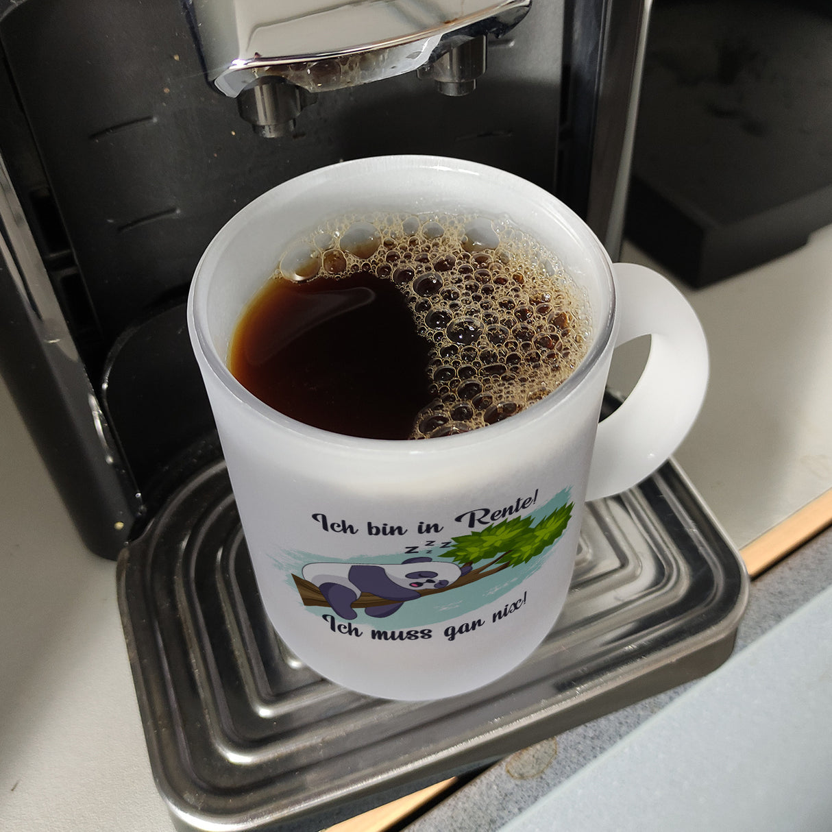 Panda Kaffeebecher mit Spruch Ich bin in Rente Ich muss gar nix