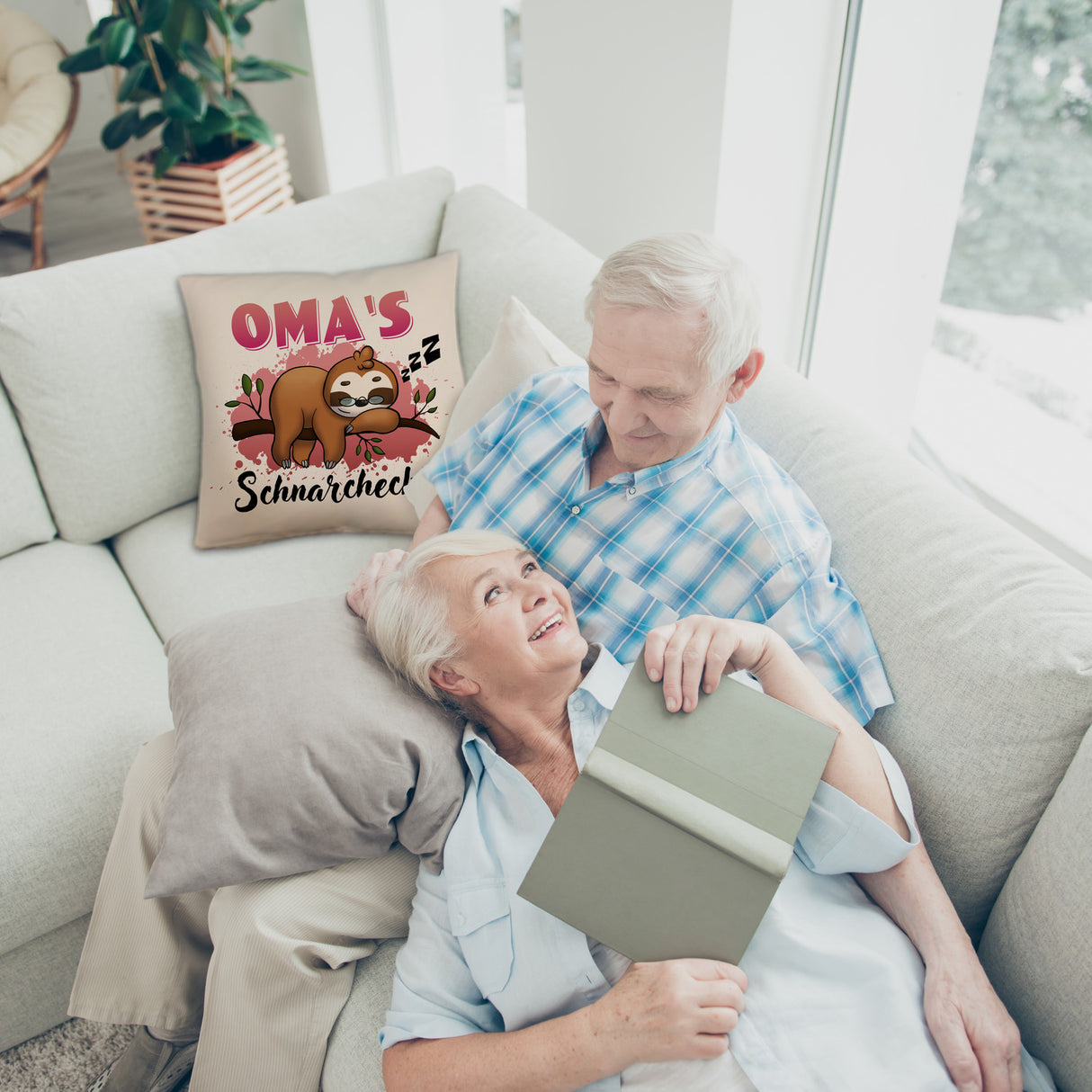 Faultier Kissen mit Spruch Oma's Schnarchecke