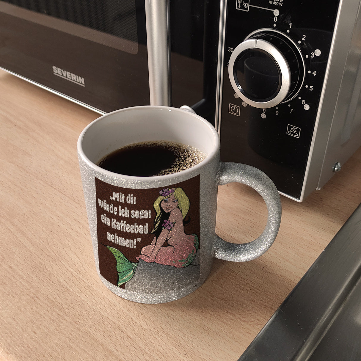 Kaffeebad mit Meerjungfrau Kaffeebecher in pink