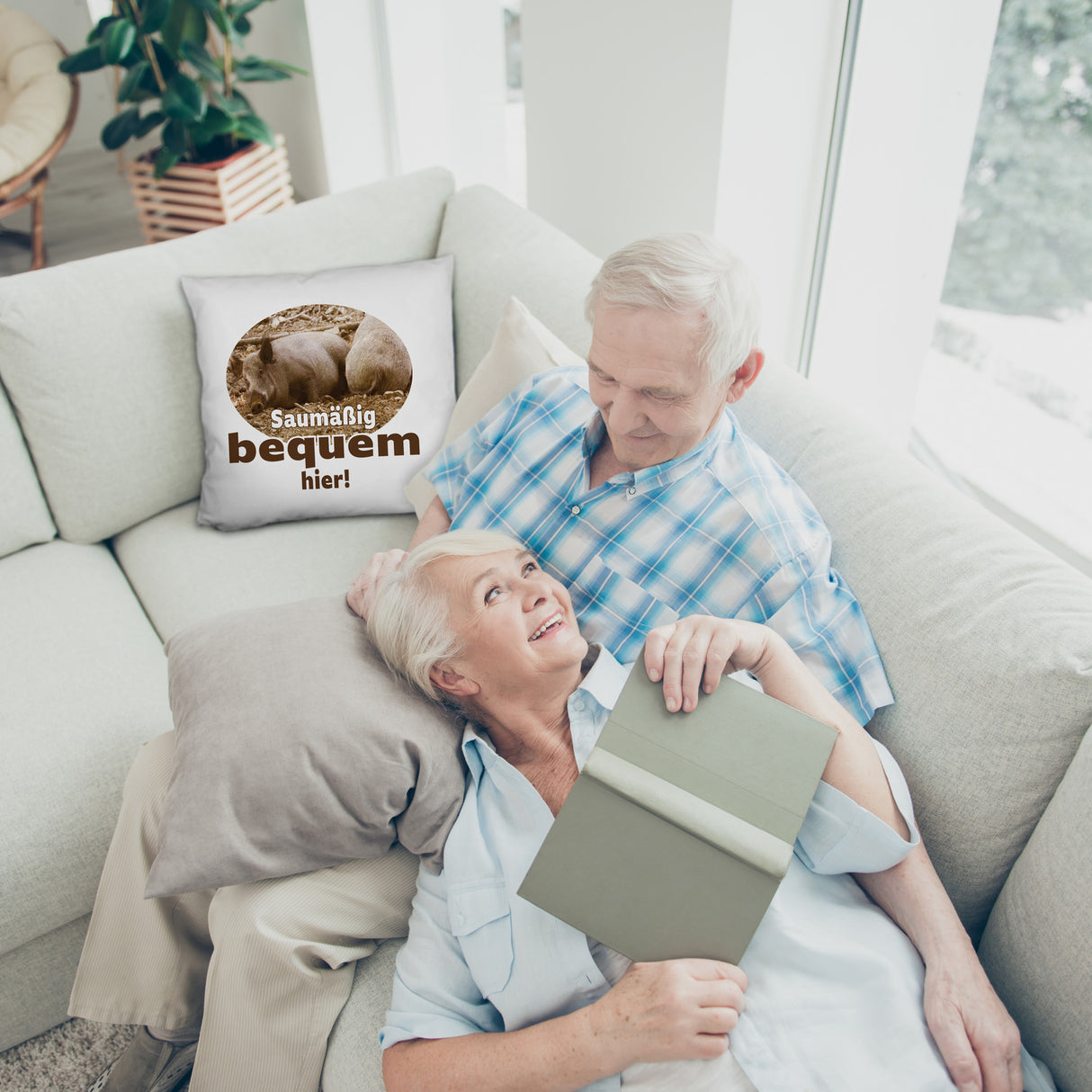 Schwein Kissen mit Spruch Saumäßig bequem hier!