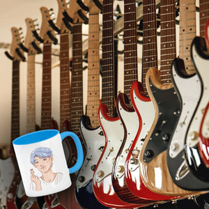 K-Pop Herz Zeichen Kaffeebecher mit Manga Charakter in Farbe