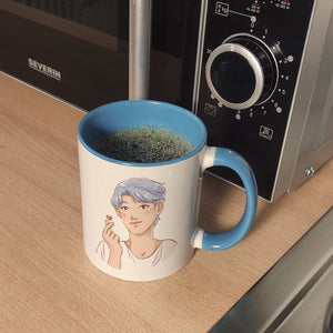 K-Pop Herz Zeichen Kaffeebecher mit Manga Charakter in Farbe