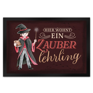 Zauberlehrling Fußmatte in 35x50 cm mit Zauberschüler mit dunklem Hintergrund