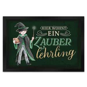 Zauberlehrling Fußmatte in 35x50 cm mit Zauberschüler mit dunklem Hintergrund