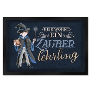 Zauberlehrling Fußmatte in 35x50 cm mit Zauberschüler mit dunklem Hintergrund