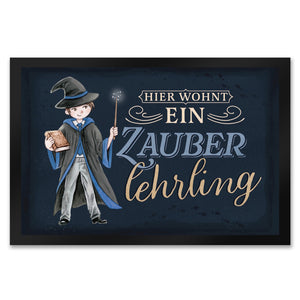 Zauberlehrling Fußmatte in 35x50 cm mit Zauberschüler mit dunklem Hintergrund