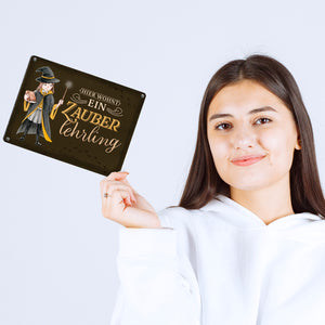 Zauberschülerin Metallschild in 15x20 cm mit dunklem Hintergrund und Spruch