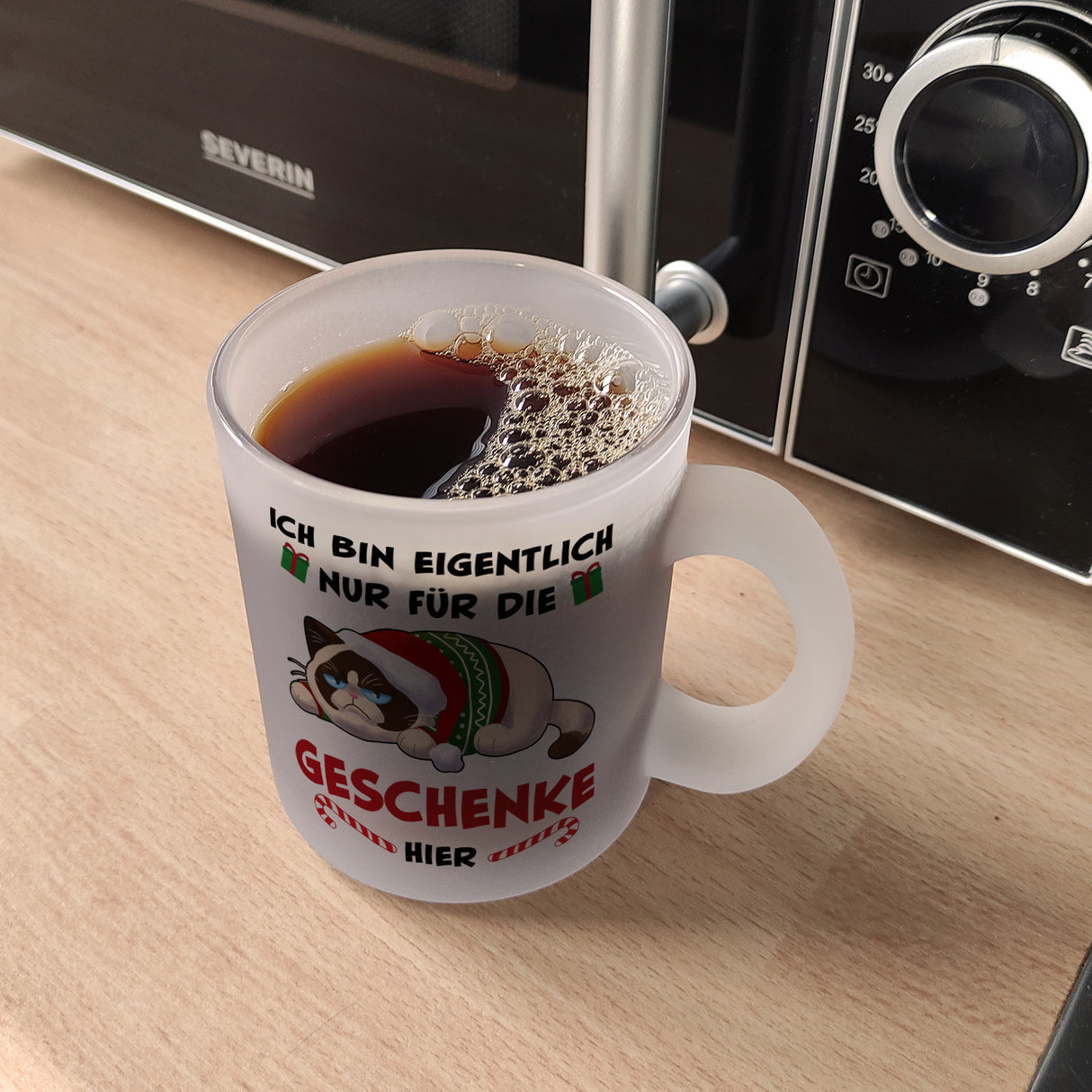 Grimmige Katze Kaffeebecher mit Spruch nur für die Geschenke hier
