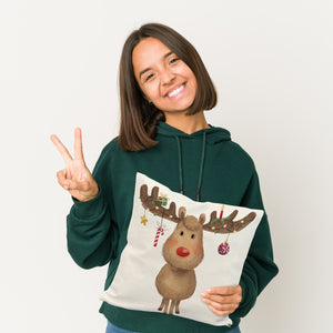 Rentier mit Weihnachtsschmuck Kissen mit rotem Hintergrund